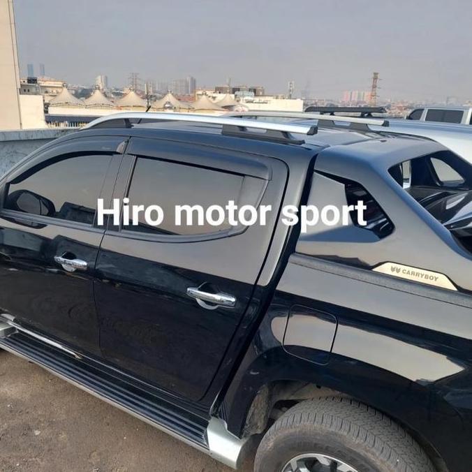 roof rail triton