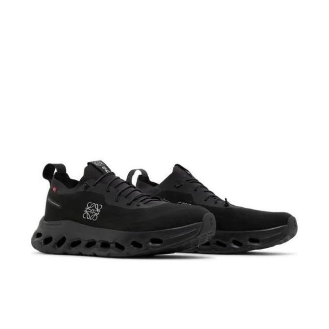 ON CLOUDTILT X LOEWE ALL BLACK SEPATU RUNINNG PRIA WANITA