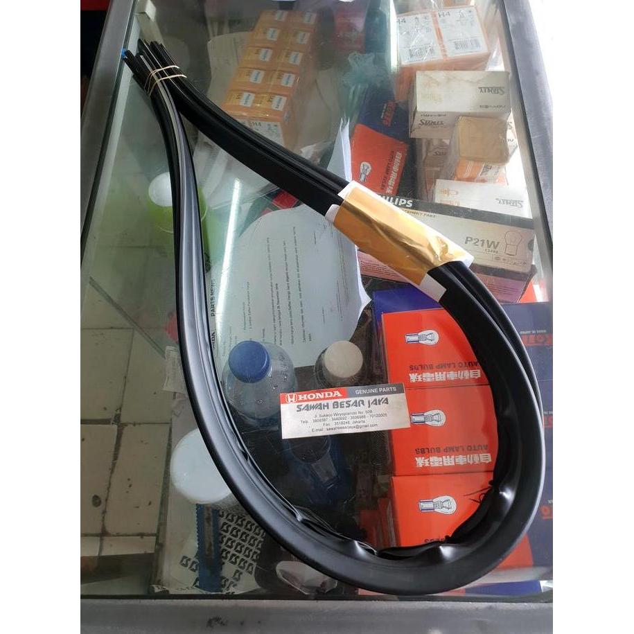 Karet Molding List Lis Kaca Depan Bagian Atas Honda Crv Rd Gen.2 2002 2003 2004 2005 2006 Original T