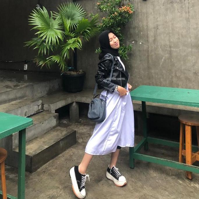 JNK x LATI - Jaket Semi Kulit Sintetis Viena Crop Top Women Black Hitam Faux Synthetic Leather Jacke