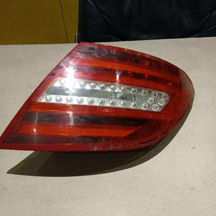 Stop Lamp Kanan Mercedes Benz Mercy W204 c250 Facelift Original Bekas