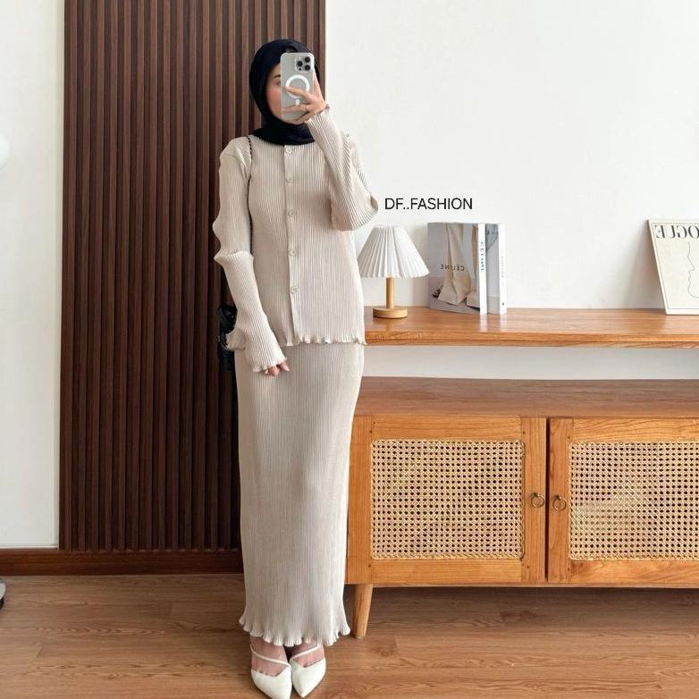 Cuci Gudang  Stelan Wavy Rok Atasan Cardigan / Set Wavy Rok Cardigan Set Rok Plisket Wavy