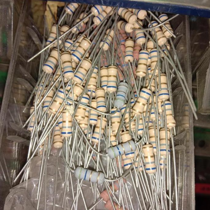RESISTOR 6.8 OHM 6R8 6.8OHM 1WATT 1 WATT TOLERANSI 5% D'90