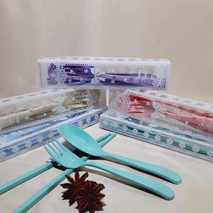 Souvenir Set Alat Makan Murah Kemasan Mika & Box Isi 50 Pcs