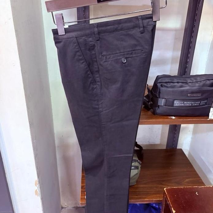 Celana chinos merk cardinal formal slimfit warna hitam