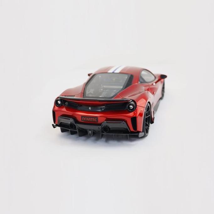 DCM 1/64 Novitec Ferrari 488 Pista Diecast Mobil Miniatur