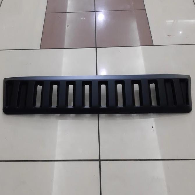 Grill depan mobil toyota RUSH 2015-2017 Hitam terlaris