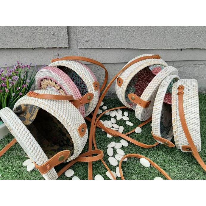 Tas bulat Rotan Bali Lombok anyaman tali slempang 20 cm barang unik