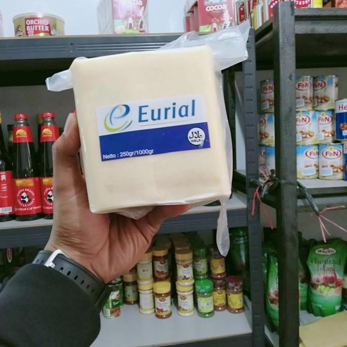Cow- Keju Mozarella Eurial 1 Kg/Eurial Mozarella Cheese