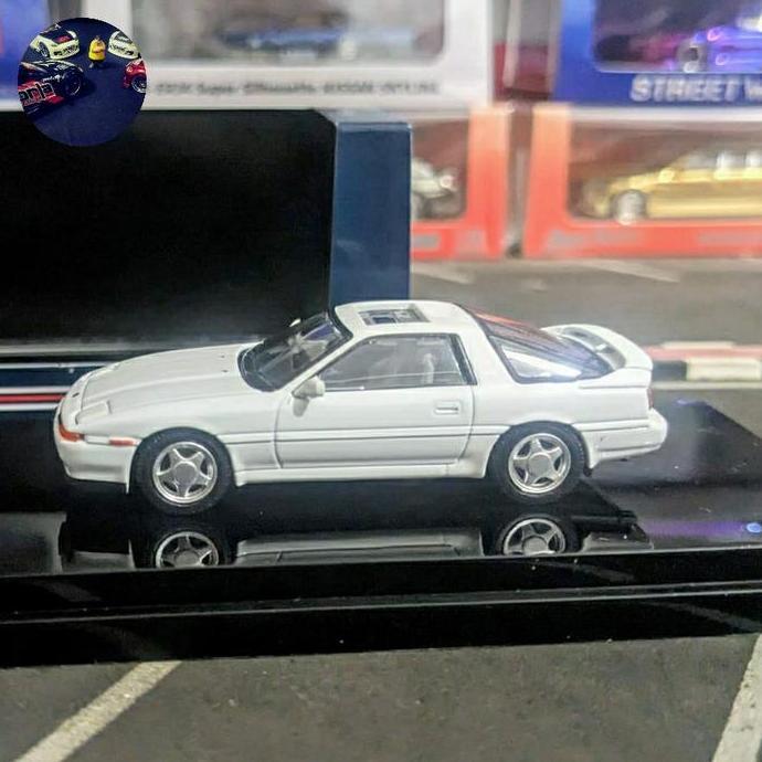 DIECAST HOBBY JAPAN TOYOTA SUPRA A70 WITH OUTER SUNROOF WHITE AG27