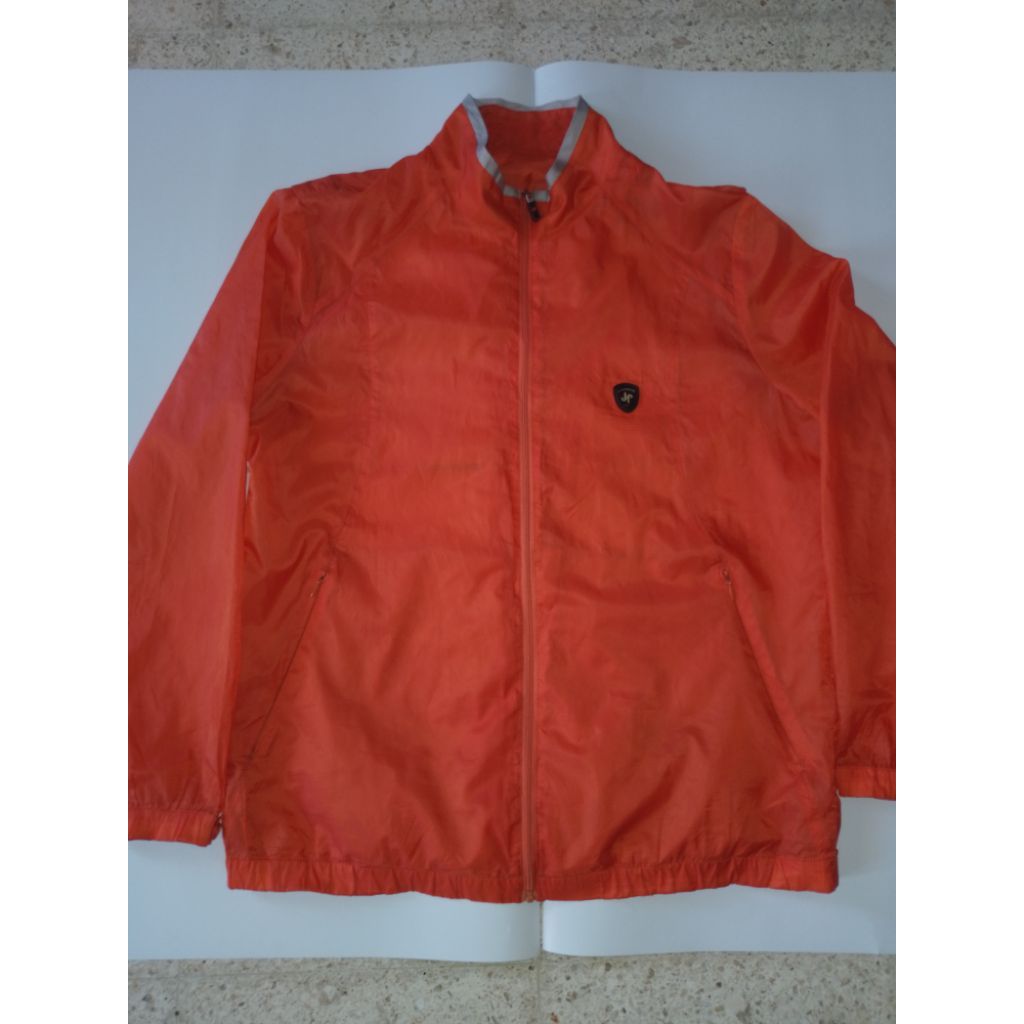 Jaket parasit by Jean Pierre