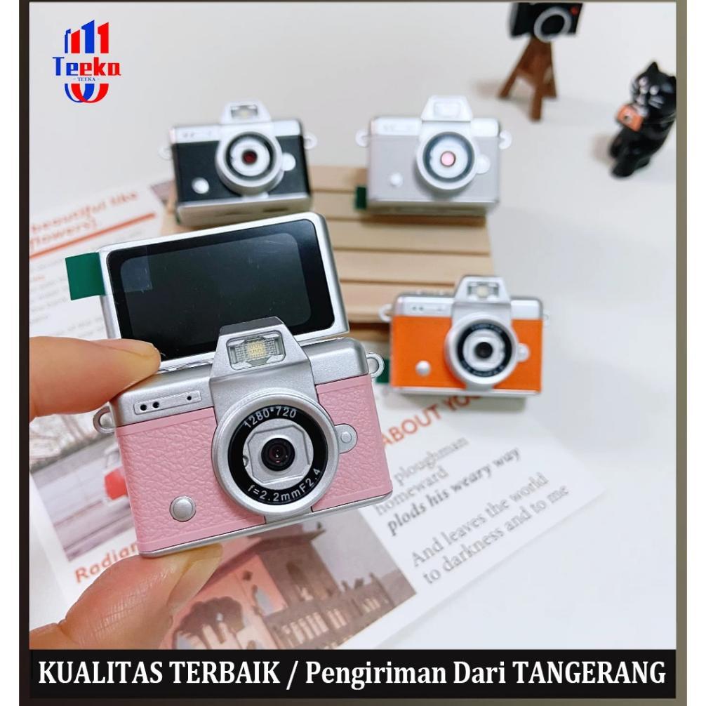 TEEKA Mini Flip Kamera Digital 75MP 1080P Vlog Kamera Kalung Gratis