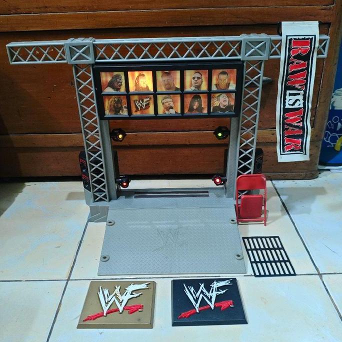 PLAYSET ACTION FIGURE 7' WRESTLE MANIA WWF SMACK DOWN ENTRANCE STAGE PLAYSET ORIGINAL JAKKS PACIFIC 