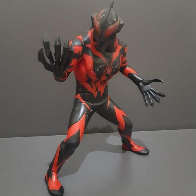 BIG SOFUBI ULTRAMAN BELIAL GEED TTOYS