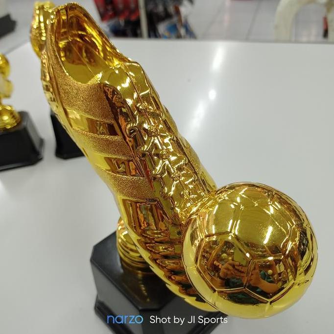 Piala Thropy Trophy Trofi Medali Juara Top Skor Scorer Pencetak Gol Terbanyak 1 Set isi 3 Sepatu Ema