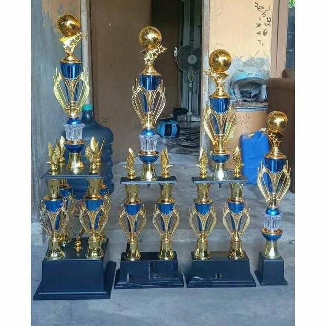 Trophy piala 1set juara 1234 kaki 4221