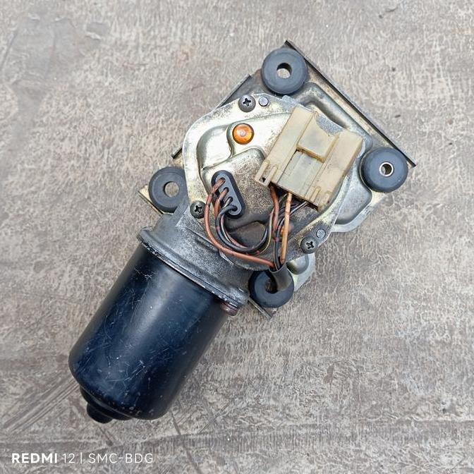 MOTOR DINAMO WIPER DEPAN BEKAS MOBIL NISSAN COPOTAN COPOTAN