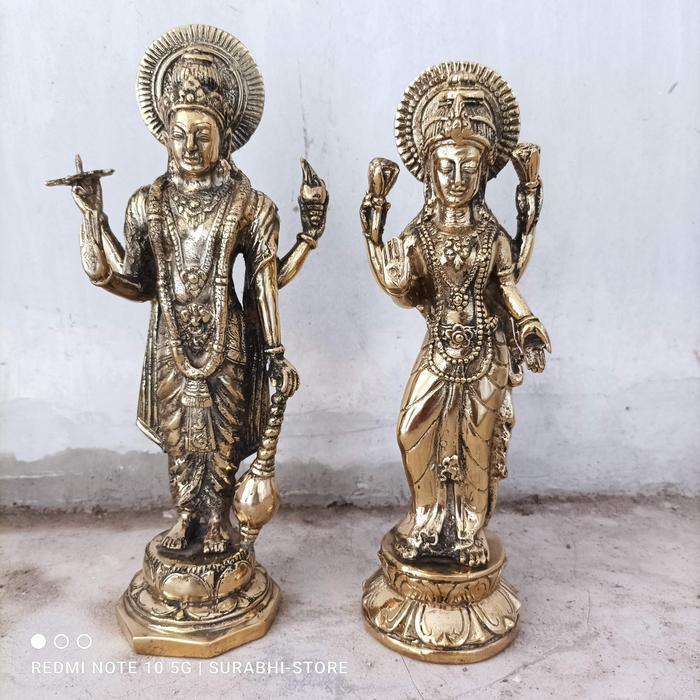 Patung Dewa Wisnu dan Dewi Laksmi sepasang