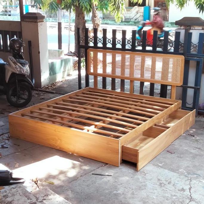 Terlaris Dipan Rotan - Laci - Jati