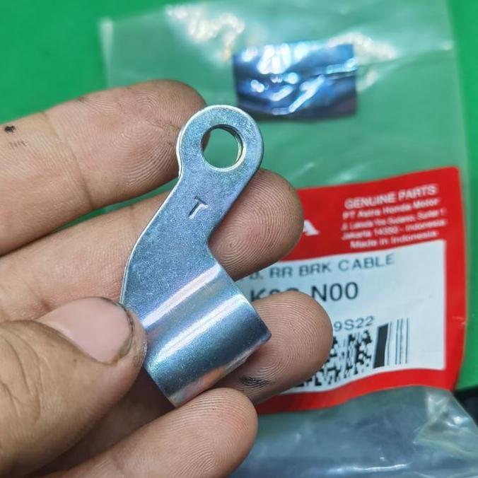 Clamper B RR brake Cable Honda Vario 160 K2S original
