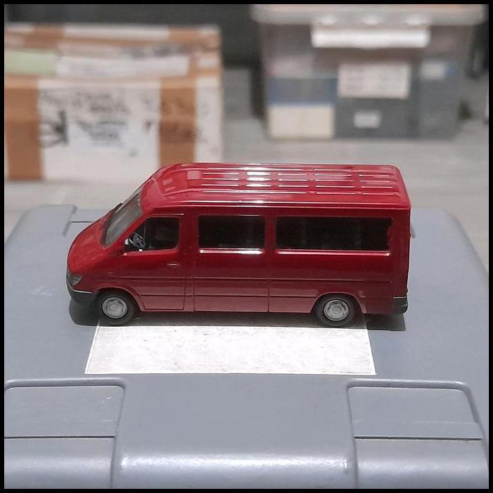 DISKON HERPA SKALA 1:87 - MERCEDES BENZ SPRINTER MERAH (HE29) 