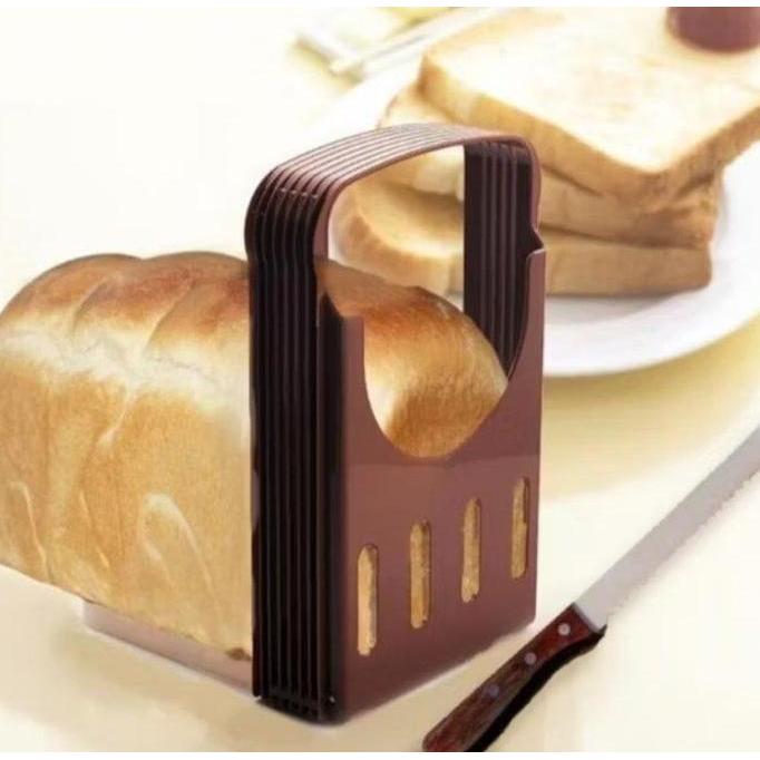 DIKARTELLA TOAST SLICER (Alat Bantu Pemotong roti)
