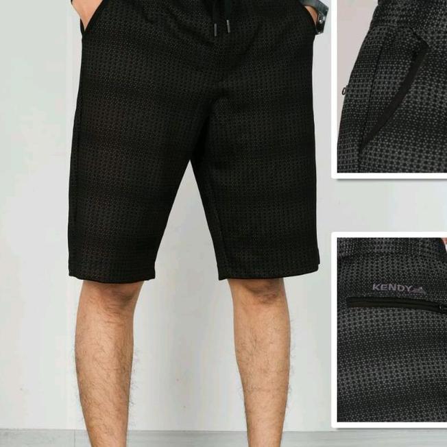 Kendy Celana Pendek Kendy Celana Pendek Pria Hitam Motif Santai Bahan Kaos