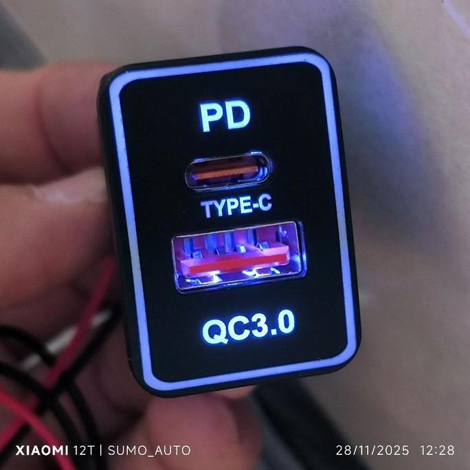 usb charger fast charging QC 3.0/PD casan hp mobil mitsubishi pajero sport 2016-2025/ mitsubishi xpa