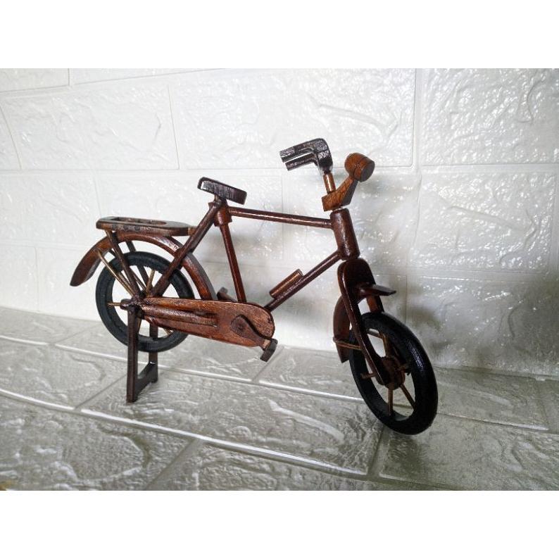 Miniatur Sepeda Kayu Hiasan Dan Pajangan