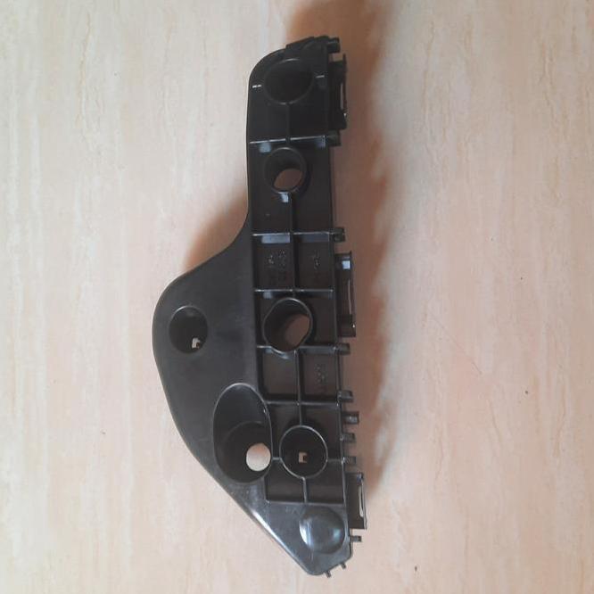 Breket Bemper Depan New 2014 Kanan Yaris