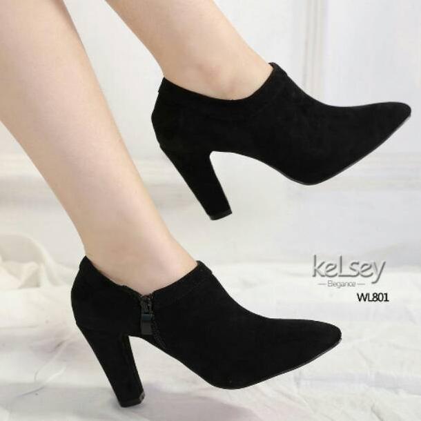 Terbaru Boots Runcing Polos Wanita Hitam Ceram Abu