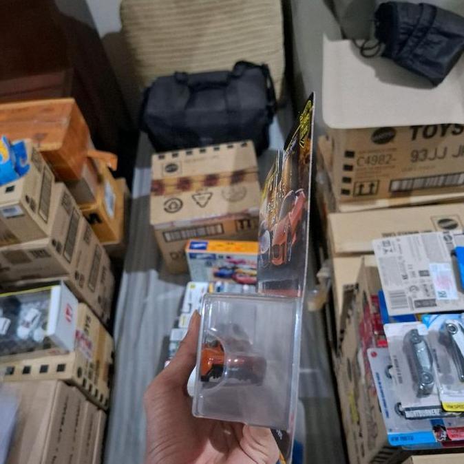 Hot Wheels Premium 2 Pack Aston Martin Db10 and Jaguar C-X75 Spectre 007