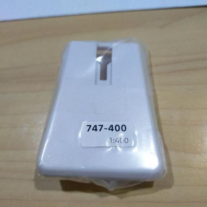 Stand Plastik 747-400 NG Model