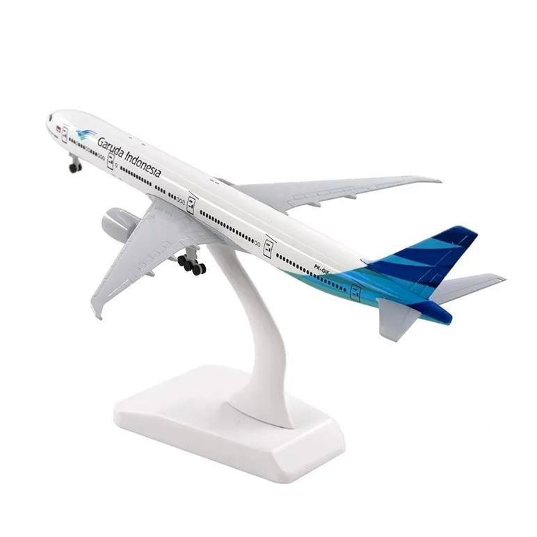 LIMITED [GARANSI] MINIATUR DIECASE PESAWAT GARUDA 20 CM ADA RODA BOING 777 1:200 2026