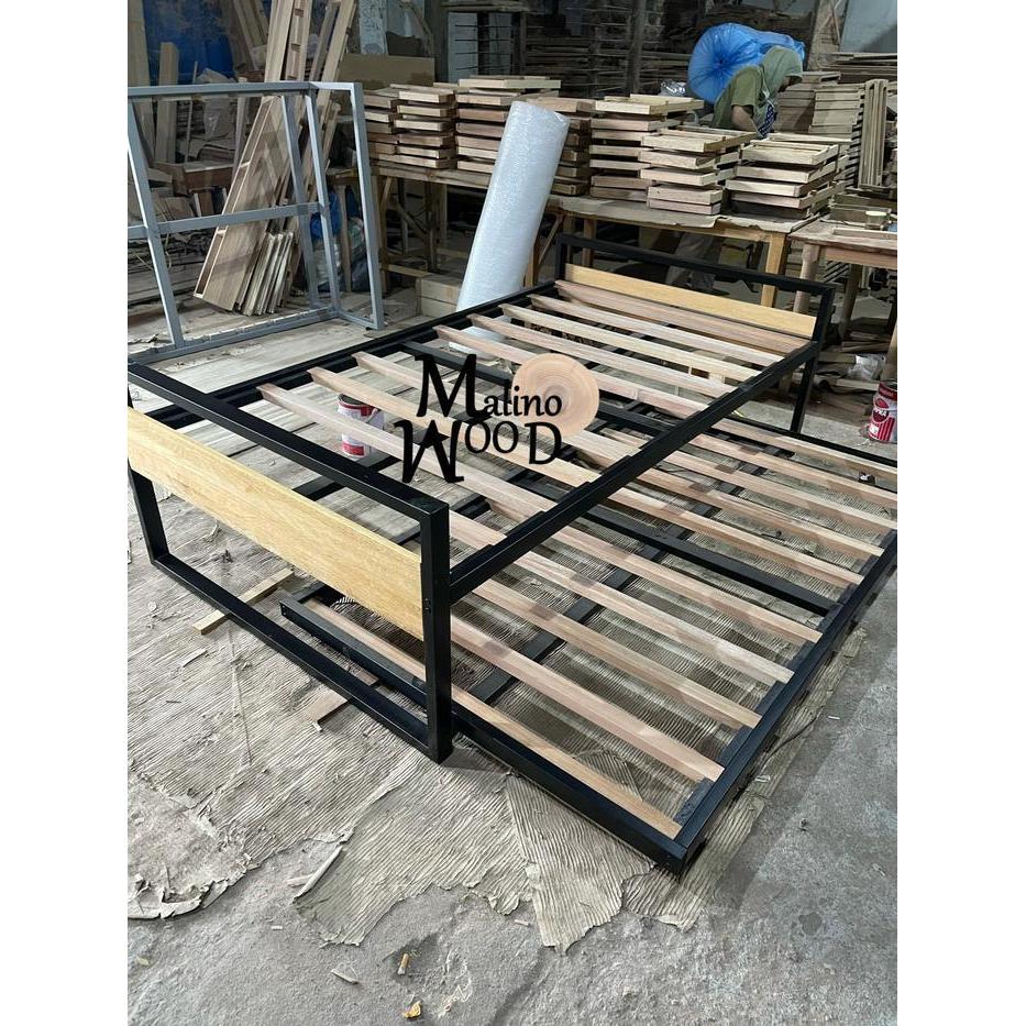 Dipan divan besi ranjang tempat tidur sorong