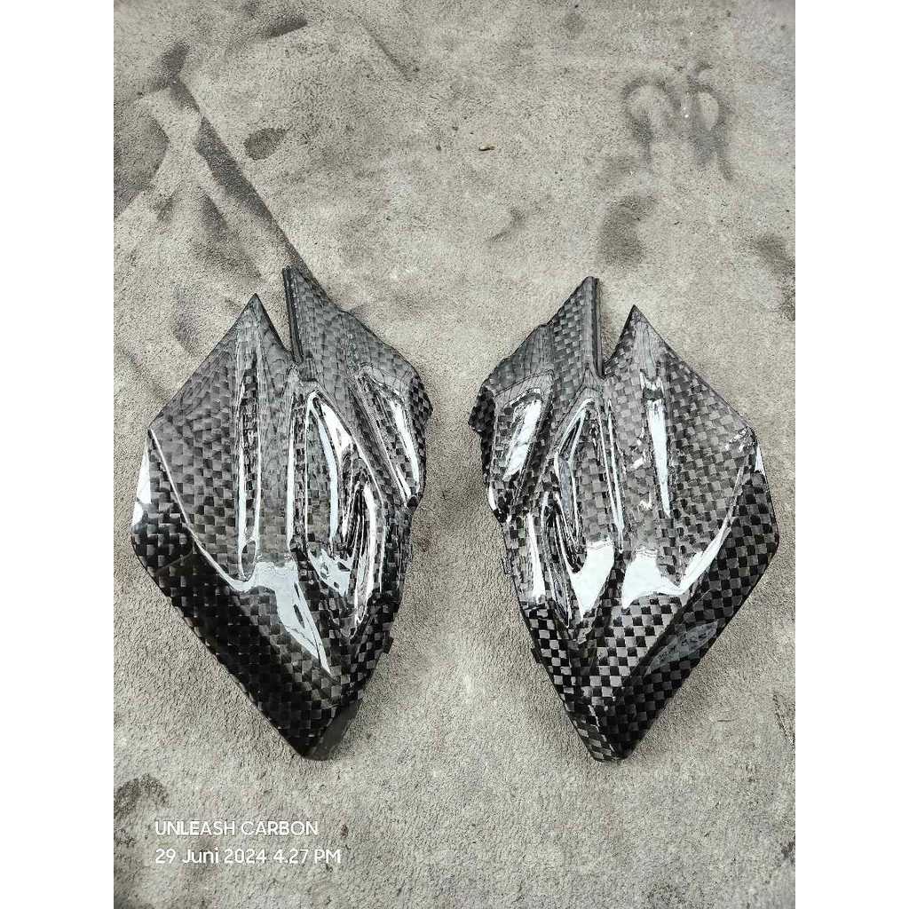 COVER SIDE BODY SAMBUNGAN DECK SAMPING VARIO 125 150 LED OLD CARBON KEVLAR