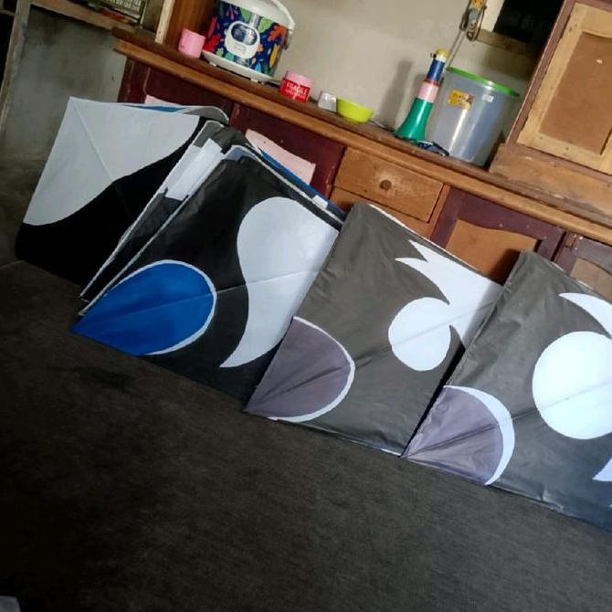 10 PCS Layangan Ukuran 90 cm Mainan Outdoor Seru Dewasa