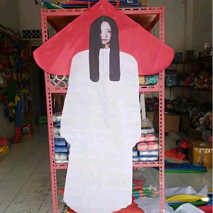 LAYANGAN HANTU KUNTILANAK