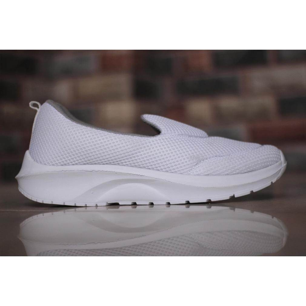 PREMIUM SEPATU SLIP ON CEWEK FULL PUTIH SEPATU SANTAI SEPATU BAHAN LENTUR