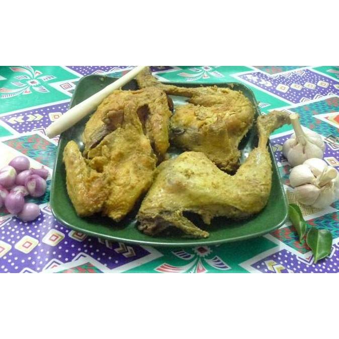Ayam kampung ungkep bumbu kuning / Ayam kampung