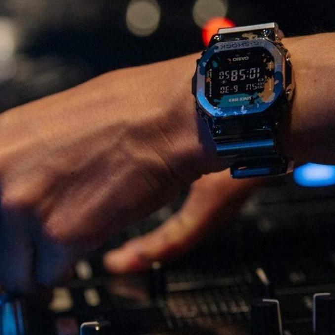 CASIO G-SHOCK GM-5600SS-1DR / GSHOCK GM5600SS ORIGINAL BERGARANSI