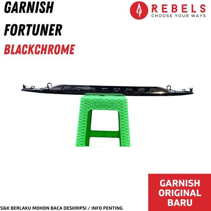Garnish Trunklid Toyota Fortuner GR 2021 Black Chrome Original PNP VRZ