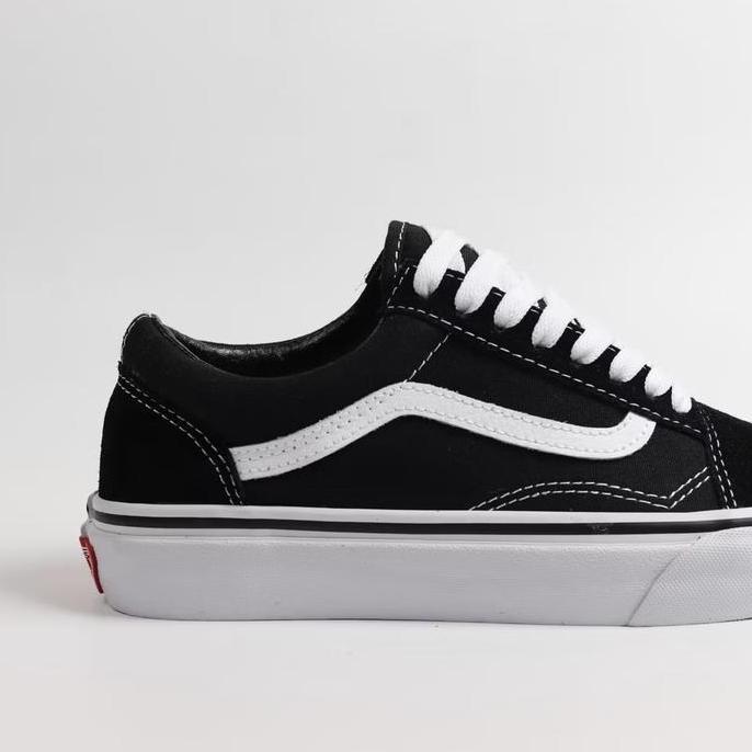 Sepatu Vans Old Skool Classic Black White