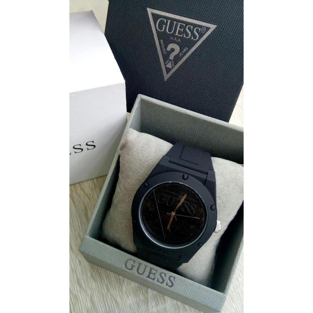 Guess Analog Jam Tangan Pria Strap Karet Hitam W0979L2 Original