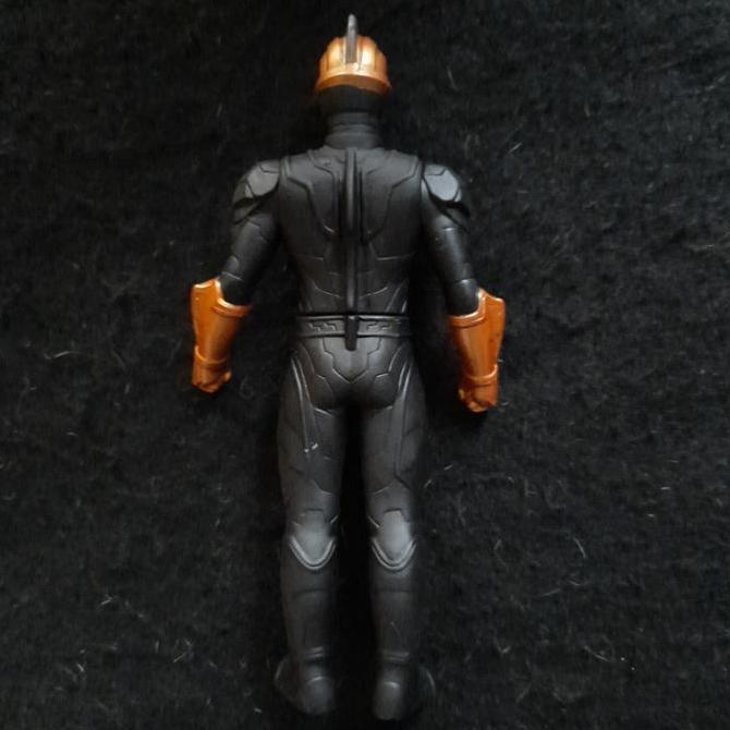 Bandai 14 Cm Ultra Monster Series Absolute Titan