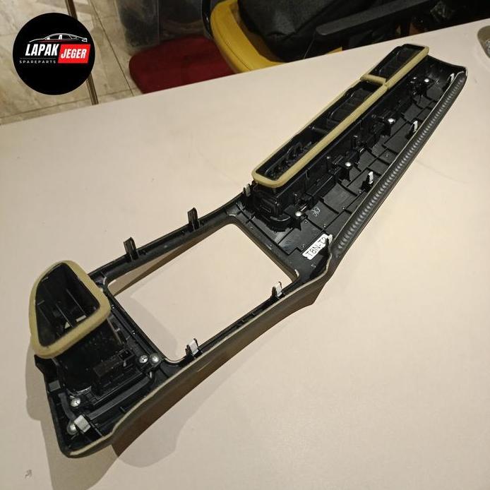 Frame AC dashboard kiri Honda HRV bekas