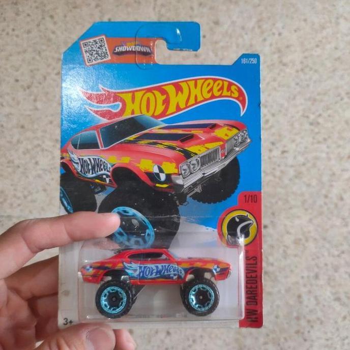 hot wheels olds 442 w 30 merah