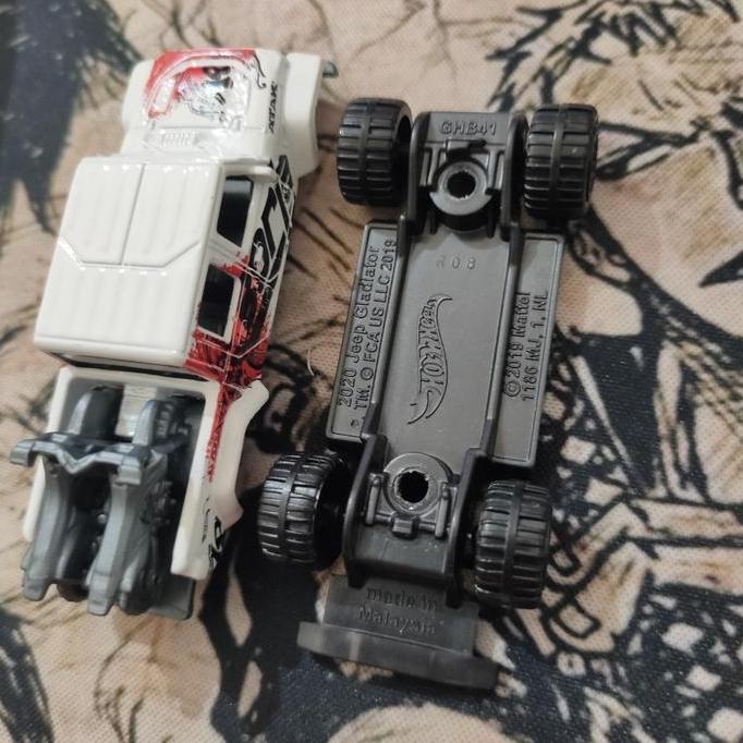 unrivet hot wheels/ ganti ban
