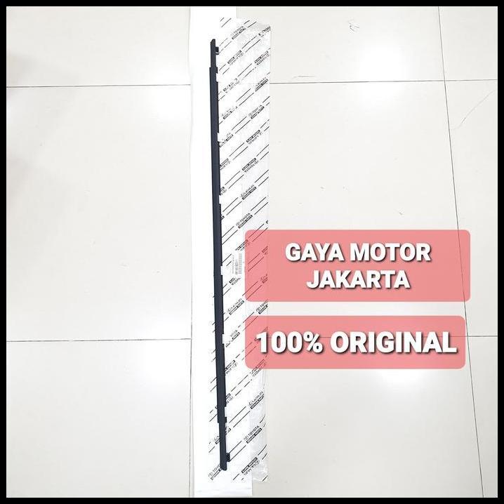 DISKON PELIPIT PINTU-KARET KACA LUAR BELAKANG KANAN AVANZA-XENIA 2003-2011