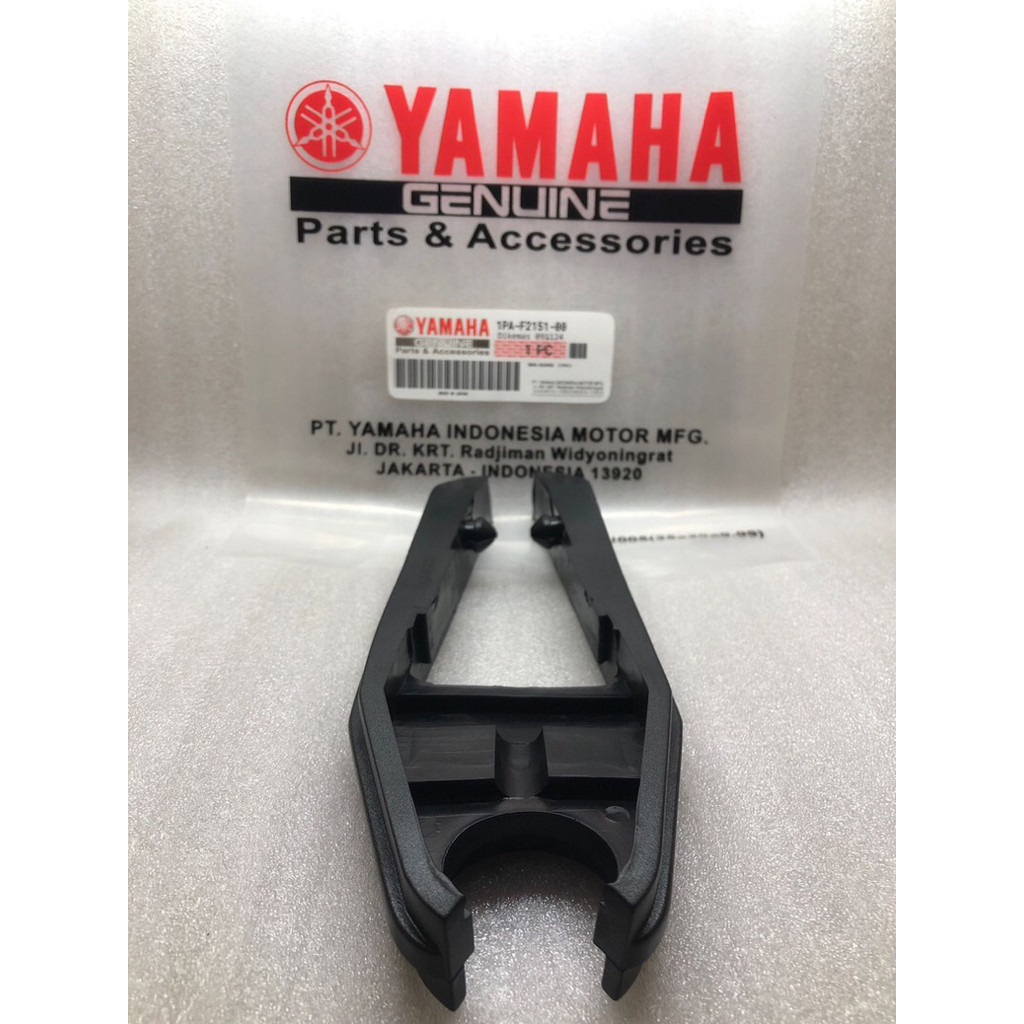 karet tahanan bantalan penahan pelindung rantai swing arm  Vixion new 1PA-F2151-00